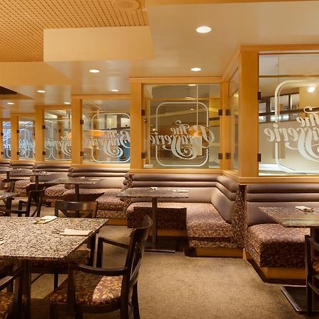 Coast Plaza Hotel And Suites Βανκούβερ Εξωτερικό φωτογραφία