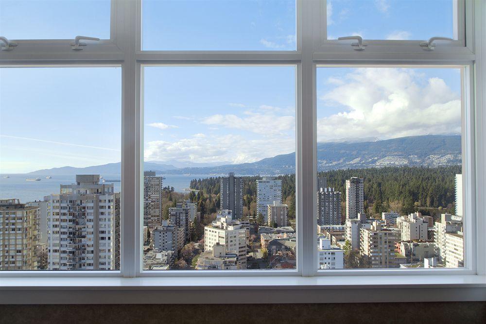 Coast Plaza Hotel And Suites Βανκούβερ Εξωτερικό φωτογραφία
