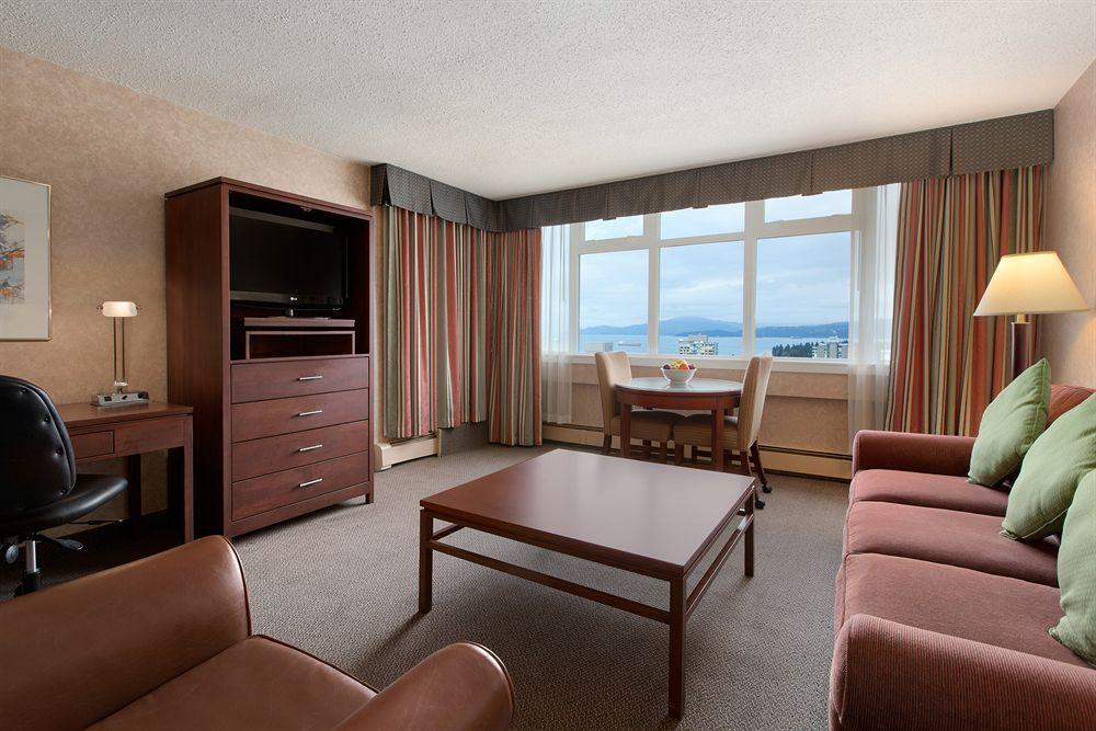 Coast Plaza Hotel And Suites Βανκούβερ Εξωτερικό φωτογραφία