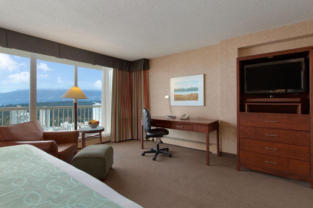 Coast Plaza Hotel And Suites Βανκούβερ Εξωτερικό φωτογραφία