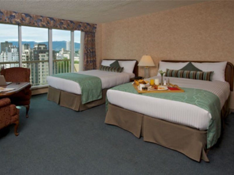 Coast Plaza Hotel And Suites Βανκούβερ Εξωτερικό φωτογραφία