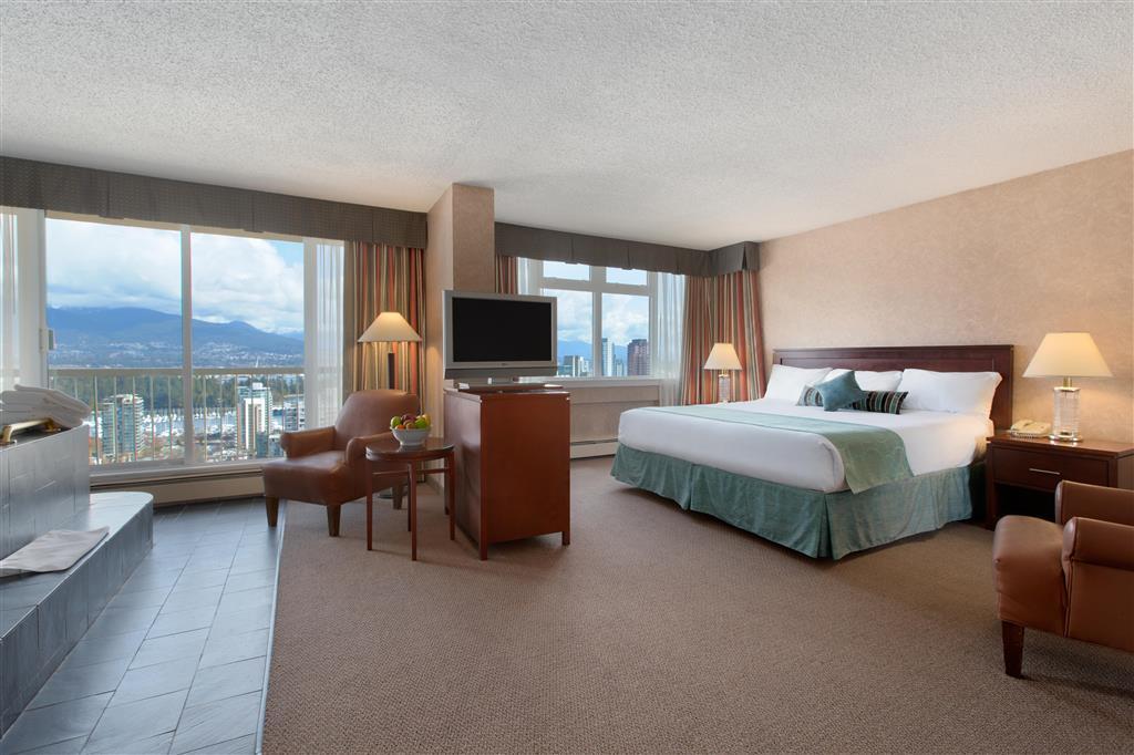 Coast Plaza Hotel And Suites Βανκούβερ Εξωτερικό φωτογραφία