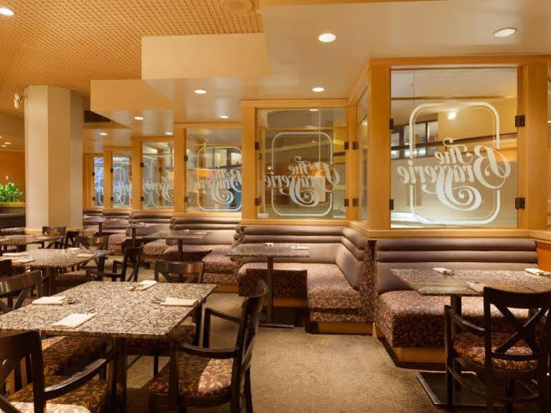Coast Plaza Hotel And Suites Βανκούβερ Εξωτερικό φωτογραφία