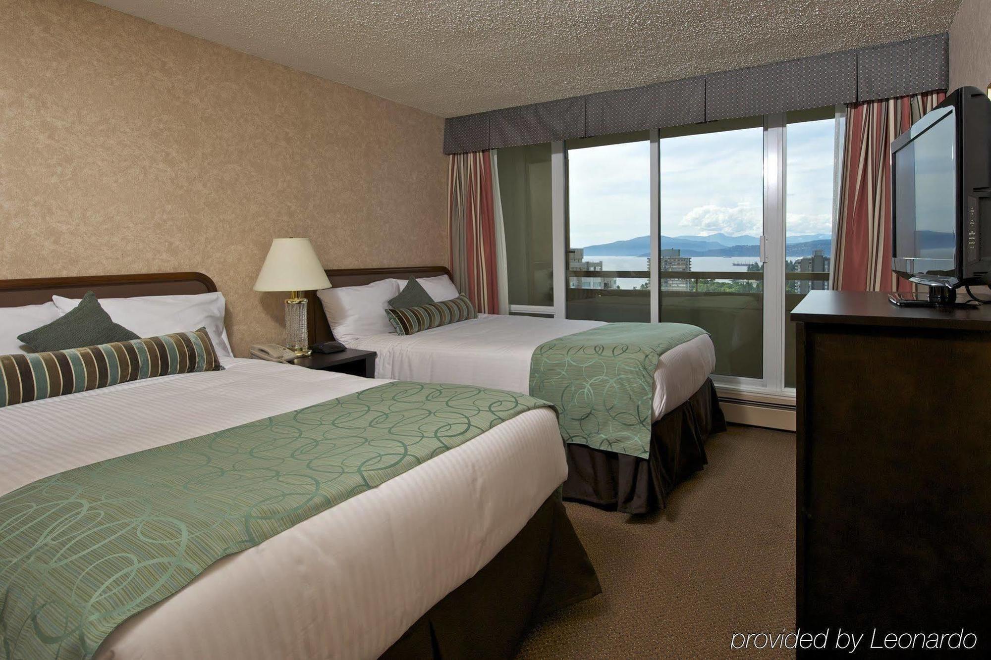Coast Plaza Hotel And Suites Βανκούβερ Δωμάτιο φωτογραφία